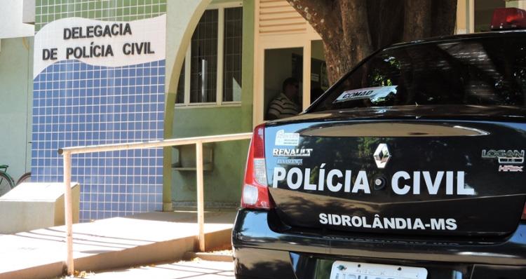 Bandidos pedem remédio para dor e em seguida anunciam assalto em farmácia; veja o vídeo