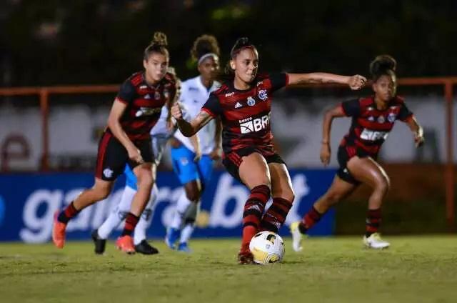 Brasileiro Feminino: Flamengo vence Real Brasília por 4 a 1 