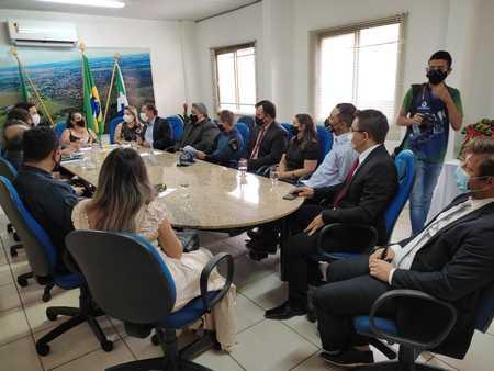 Câmara realiza sessão solene de entrega de moções de congratulação e reconhecimento nesta sexta-feira