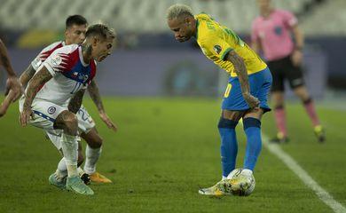 Com novidades na escalação, Brasil enfrenta Chile pelas Eliminatórias