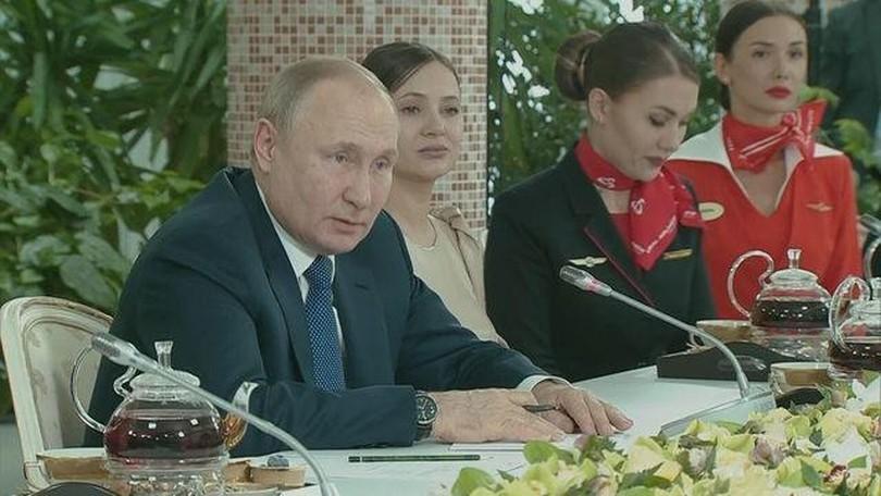 Putin diz que sanções ocidentais são semelhantes a declaração de guerra