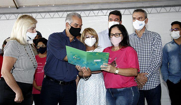 Entrega de obras da Sanesul, Títulos de Moradias e Cartões do Mais Social em Sidrolândia