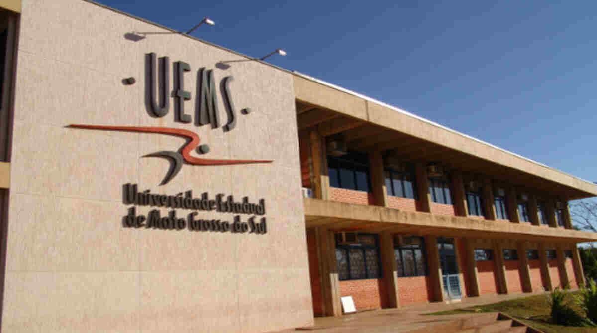 UEMS abre concurso para professores de enfermagem com salário de até R$ 9,7 mil