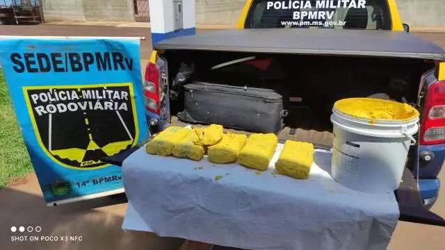 Casal é preso a caminho de SP com maconha e crack dentro de latas de tinta 