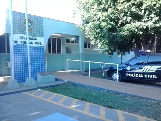 Mulher foge após ser espancada e obrigada a entrar o carro do ex 