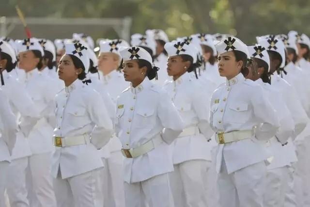 Governo federal define regras para mulher se alistar no serviço militar 