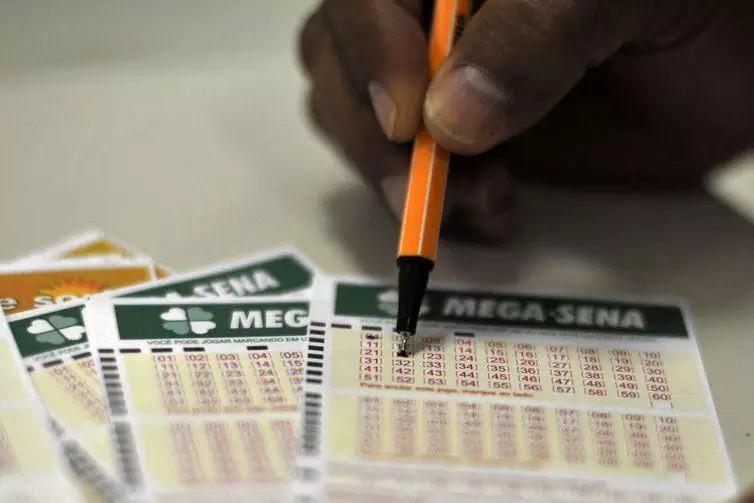 Confira os números sorteados pela Mega-Sena neste sábado