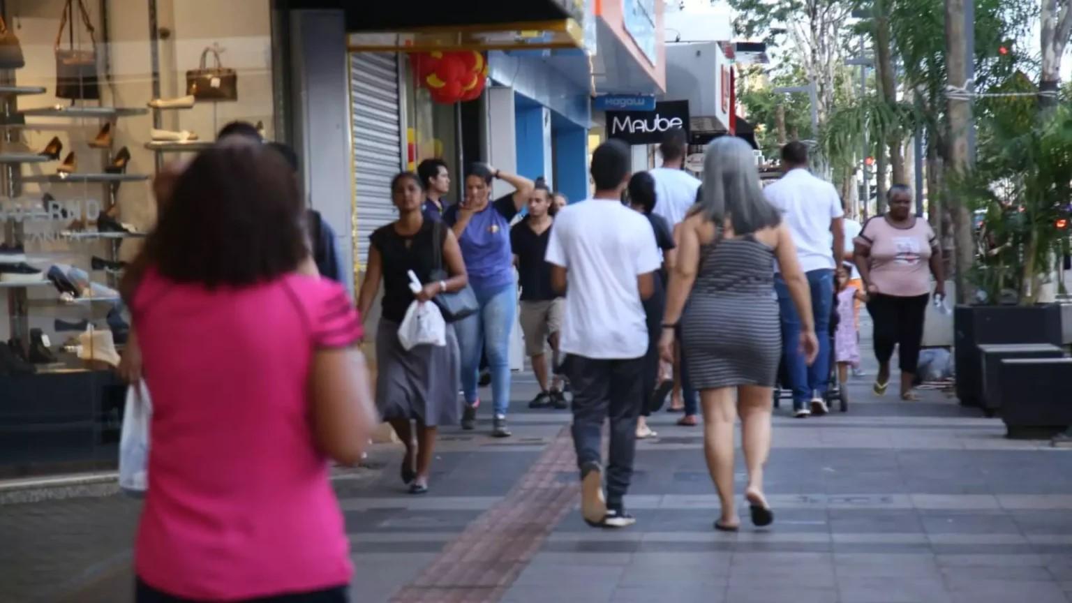 Mercado, ônibus e comércio: Confira o que abre e o que fecha em Campo Grande no feriado de Finados